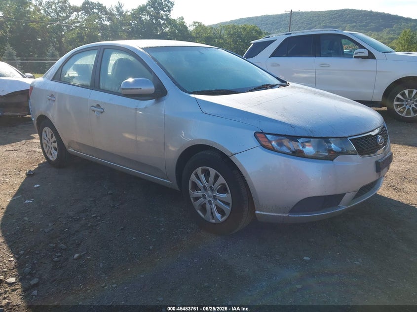 2013 Kia Forte VIN KNAFU4A28D5684291 IAAI salvage auction — NORMAL WEAR, Clear (New Jersey), sold $1,075 on 2026-07-16 (photo 1)
