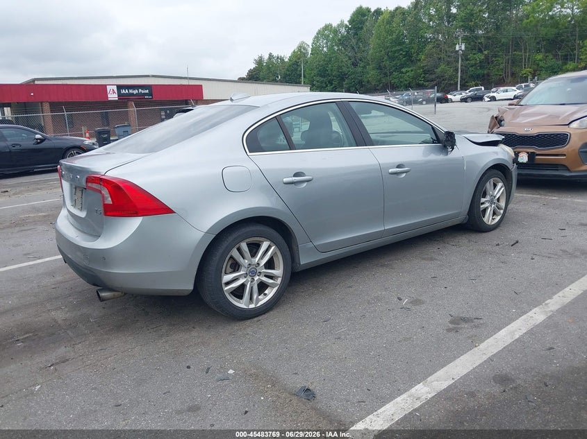 2013 Volvo S60 VIN YV1612FS7D2171800 IAAI salvage auction — FRONT END, Wait Title, sold $350 on 2026-08-20 (photo 4)