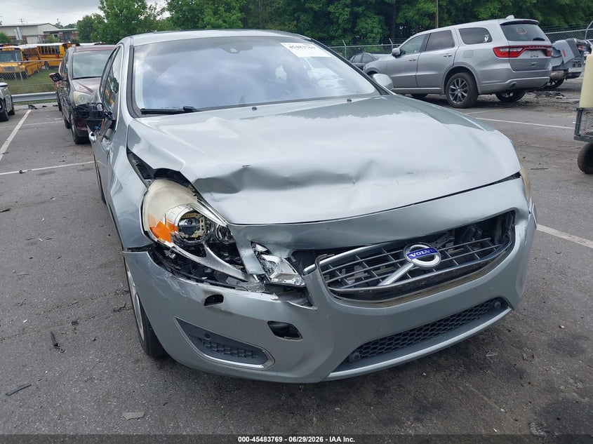 2013 Volvo S60 VIN YV1612FS7D2171800 IAAI salvage auction — FRONT END, Wait Title, sold $350 on 2026-08-20 (photo 6)