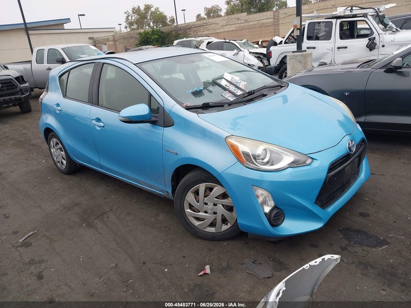 2015 Toyota Prius c VIN JTDKDTB3XF1110644 IAAI salvage auction — LEFT FRONT, Salvage Title, sold $1,750 on 2026-07-17 (photo 1)