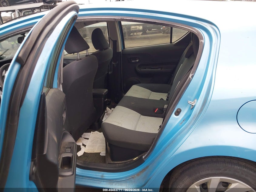 2015 Toyota Prius c VIN JTDKDTB3XF1110644 IAAI salvage auction — LEFT FRONT, Salvage Title, sold $1,750 on 2026-07-17 (photo 8)
