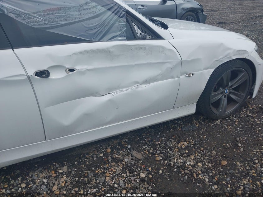 2007 BMW 3 series VIN WBAVC935X7KX61932 IAAI salvage auction — SIDE, Mv-907A (New York), sold $425 on 2026-07-07 (photo 6)