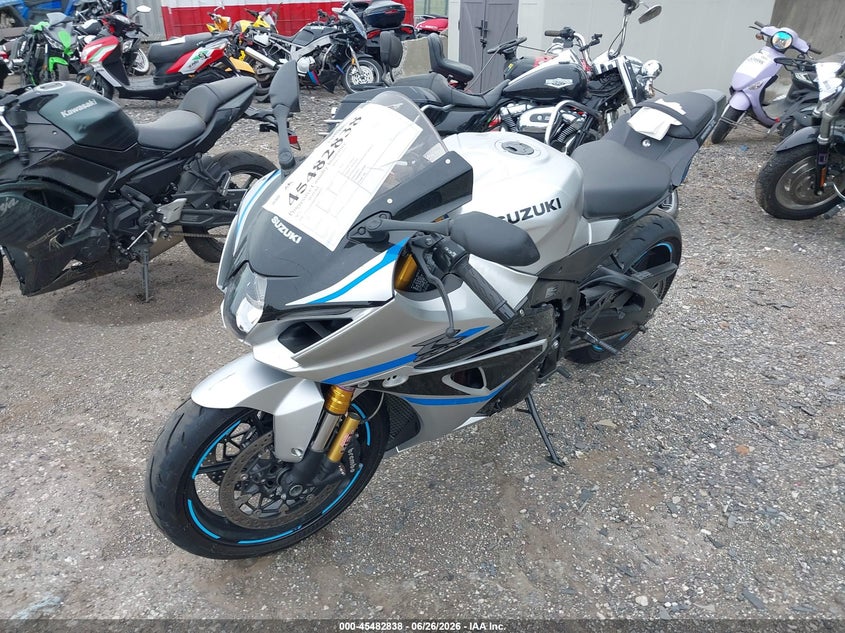 2025 Suzuki Gsx VIN JS1DM11H1S7100032 IAAI salvage auction — FRONT END, Salvage (Pennsylvania), sold $450 on 2026-07-29 (photo 2)