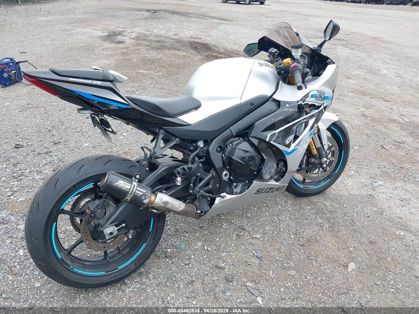 2025 Suzuki Gsx VIN JS1DM11H1S7100032 IAAI salvage auction — FRONT END, Salvage (Pennsylvania), sold $450 on 2026-07-29 (photo 4)