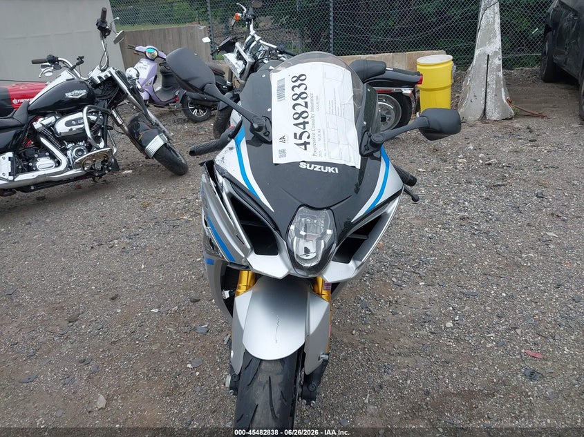 2025 Suzuki Gsx VIN JS1DM11H1S7100032 IAAI salvage auction — FRONT END, Salvage (Pennsylvania), sold $450 on 2026-07-29 (photo 5)