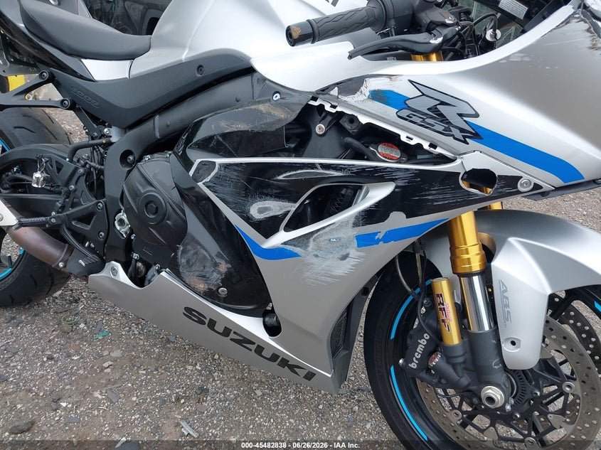 2025 Suzuki Gsx VIN JS1DM11H1S7100032 IAAI salvage auction — FRONT END, Salvage (Pennsylvania), sold $450 on 2026-07-29 (photo 8)
