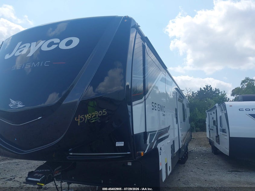 2026 Jayco Other VIN 1UJCGSCV4T18L0085 IAAI salvage auction — SIDE, Salvage (Indiana), sold $18,100 on 2026-09-08 (photo 2)
