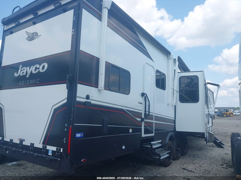 2026 Jayco Other VIN 1UJCGSCV4T18L0085 IAAI salvage auction — SIDE, Salvage (Indiana), sold $18,100 on 2026-09-08 (photo 4)