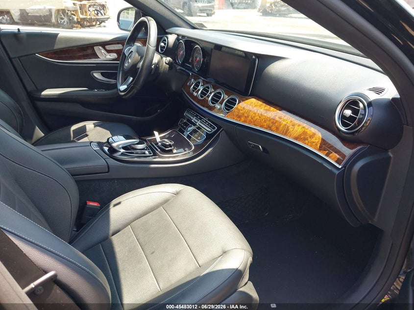 2017 Mercedes-benz E-klasse VIN WDDZF4KB2HA021682 IAAI salvage auction — FRONT END, Salvage (Pennsylvania), sold $5,950 on 2026-07-28 (photo 5)