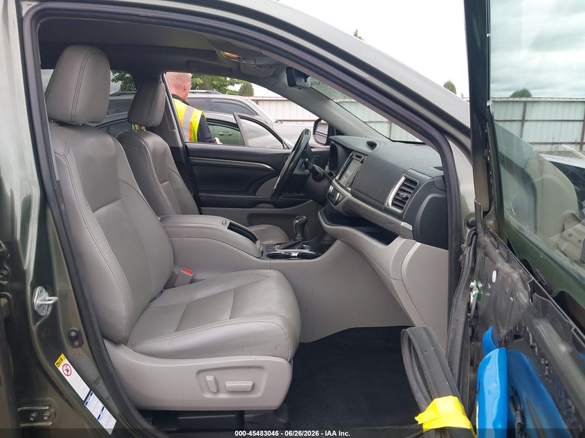 2018 Toyota Highlander VIN 5TDDGRFH0JS038180 IAAI salvage auction — FRONT END, Salvage Title, sold $9,500 on 2026-07-21 (photo 5)