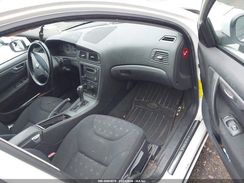 2008 Volvo S60 VIN YV1RS592682679737 IAAI salvage auction — RIGHT FRONT, Clear (Massachusetts), sold $100 on 2026-08-04 (photo 5)
