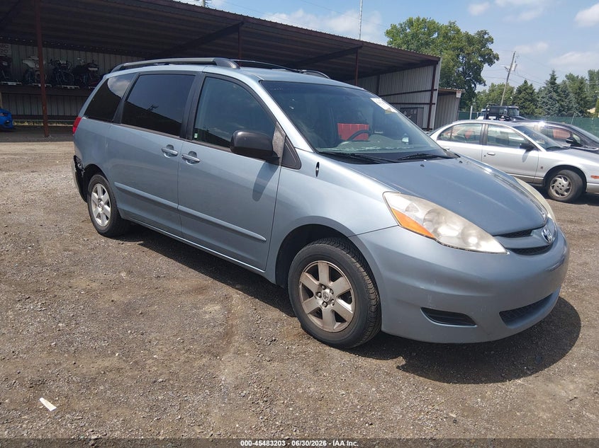 2007 Toyota Sienna VIN 5TDZK23C27S001029 IAAI salvage auction — REAR END, Salvage (Ohio), sold $525 on 2026-07-29 (photo 1)