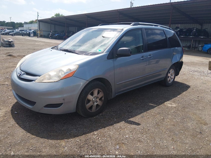 2007 Toyota Sienna VIN 5TDZK23C27S001029 IAAI salvage auction — REAR END, Salvage (Ohio), sold $525 on 2026-07-29 (photo 2)