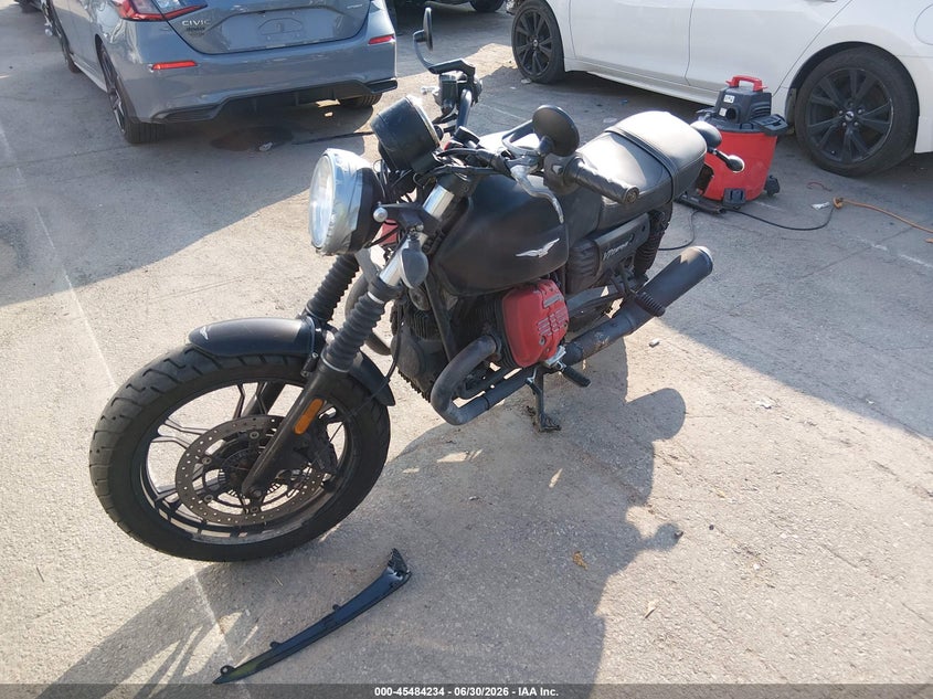 2017 Moto guzzi VIN ZGULDU003HM000195 IAAI salvage auction — UNKNOWN, Wait Title, sold $625 on 2026-08-18 (photo 2)