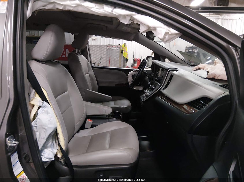 2018 Toyota Sienna VIN 5TDDZ3DC9JS199545 IAAI salvage auction — FRONT END, Junk Bill Of Sale Mv2459 (Wisconsin), sold $25 on 2026-07-21 (photo 5)