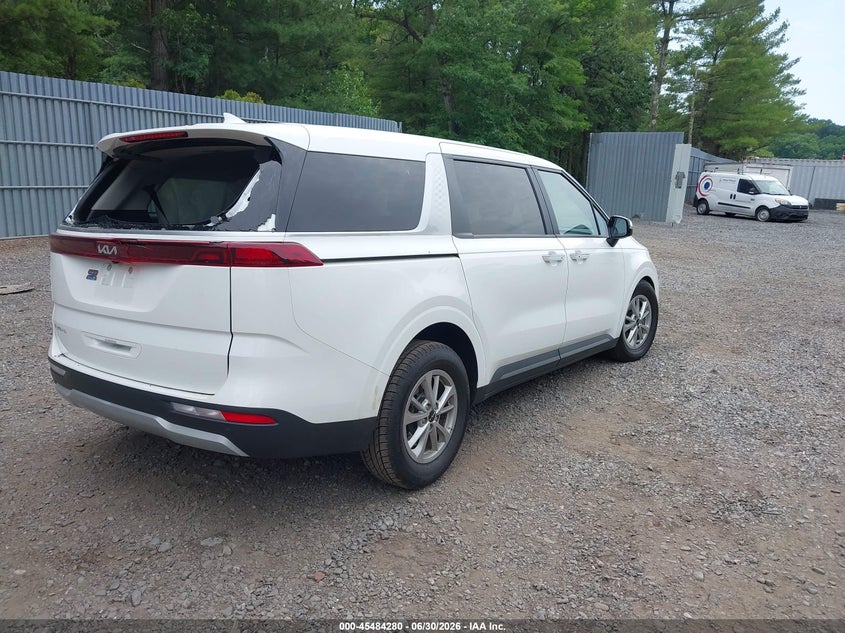 2024 Kia Carnival VIN KNDNB4H36R6329799 IAAI salvage auction — LEFT SIDE, Salvage Title, sold $8,800 on 2026-07-29 (photo 4)