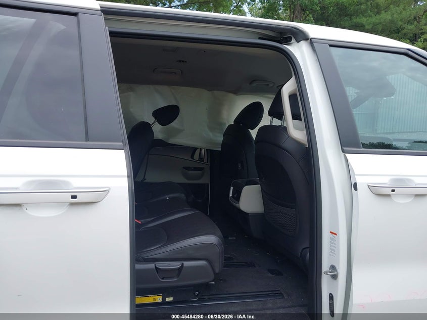 2024 Kia Carnival VIN KNDNB4H36R6329799 IAAI salvage auction — LEFT SIDE, Salvage Title, sold $8,800 on 2026-07-29 (photo 8)