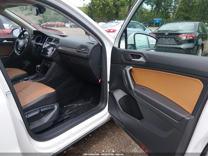 2019 Volkswagen Tiguan VIN 3VV2B7AX7KM101402 IAAI salvage auction — SIDE, Clear (Indiana), sold $3,800 on 2026-07-26 (photo 5)