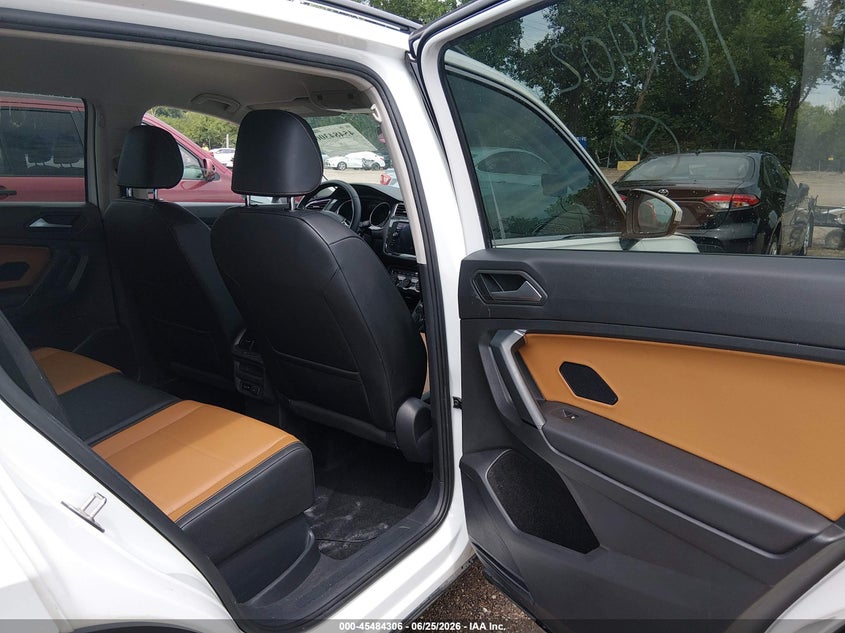 2019 Volkswagen Tiguan VIN 3VV2B7AX7KM101402 IAAI salvage auction — SIDE, Clear (Indiana), sold $3,800 on 2026-07-26 (photo 8)