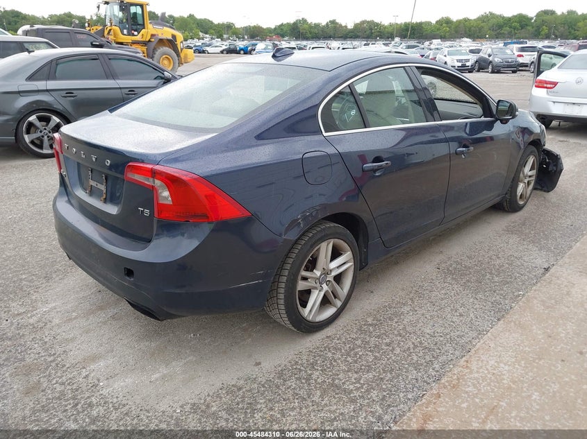 2014 Volvo S60 VIN YV1612FS5E2285151 IAAI salvage auction — SIDE, Salvage (Illinois), sold $250 on 2026-08-18 (photo 4)