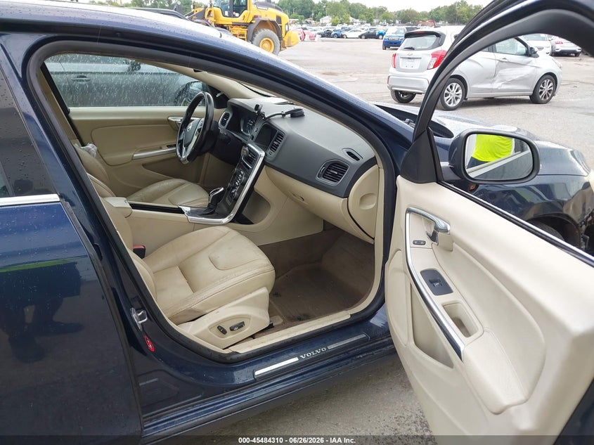 2014 Volvo S60 VIN YV1612FS5E2285151 IAAI salvage auction — SIDE, Salvage (Illinois), sold $250 on 2026-08-18 (photo 5)