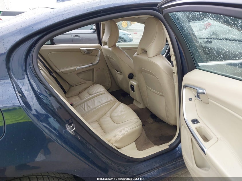 2014 Volvo S60 VIN YV1612FS5E2285151 IAAI salvage auction — SIDE, Salvage (Illinois), sold $250 on 2026-08-18 (photo 8)
