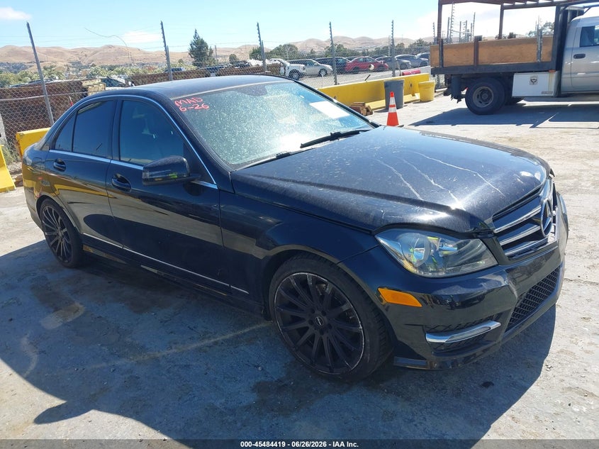2014 Mercedes-benz C-klasse VIN WDDGF4HB6EA961848 IAAI salvage auction — UNKNOWN, Salvage Title, sold $600 on 2026-08-20 (photo 1)