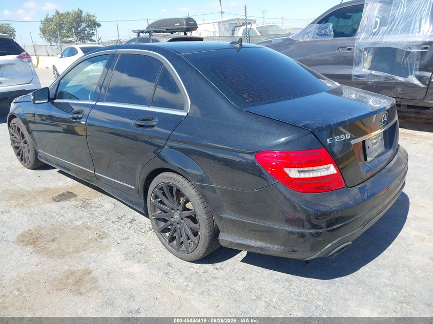 2014 Mercedes-benz C-klasse VIN WDDGF4HB6EA961848 IAAI salvage auction — UNKNOWN, Salvage Title, sold $600 on 2026-08-20 (photo 3)