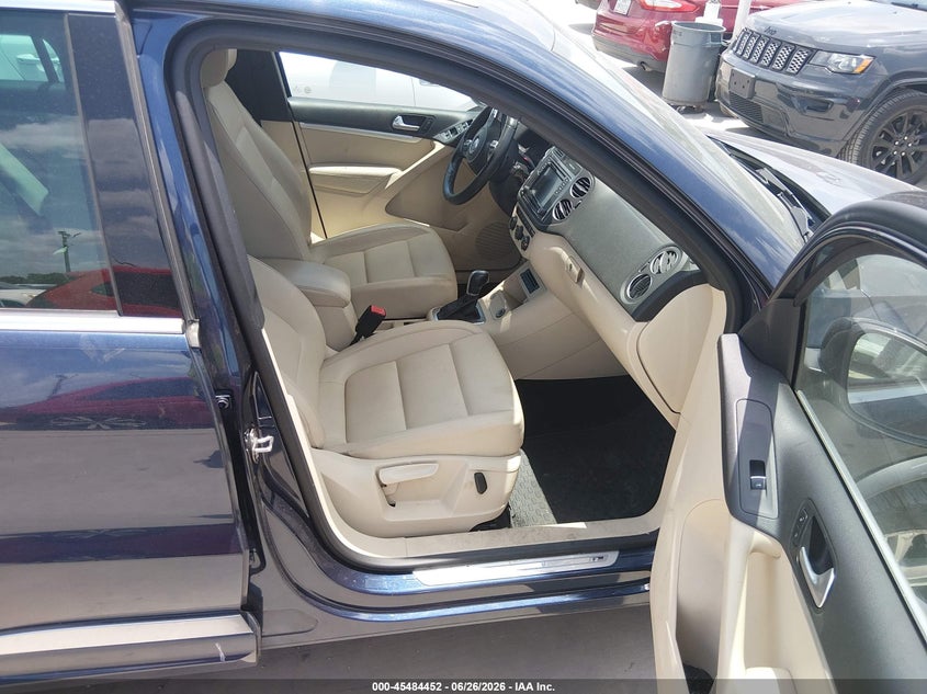 2016 Volkswagen Tiguan VIN WVGBV7AX3GW058329 IAAI salvage auction — FRONT & REAR, Clear (New Jersey), sold $2,500 on 2026-07-14 (photo 5)