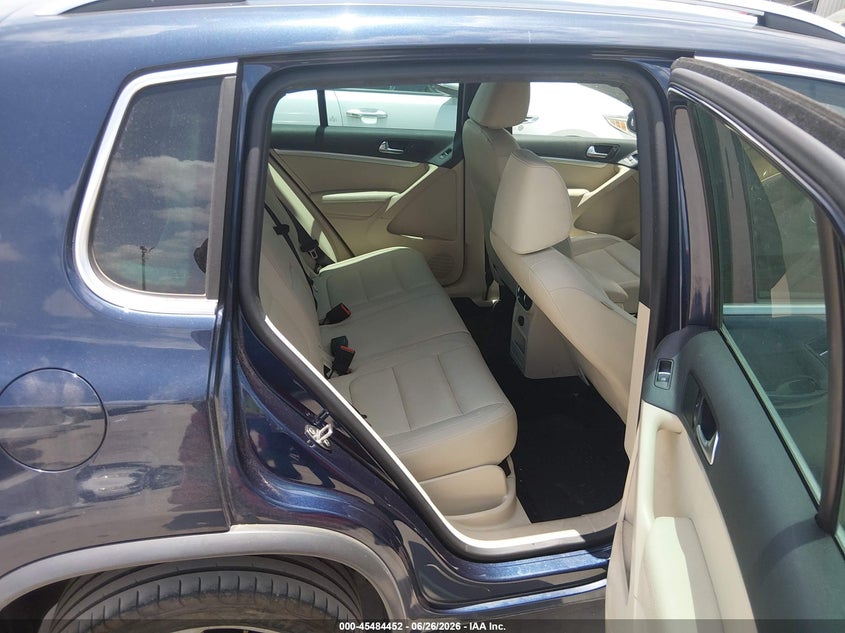 2016 Volkswagen Tiguan VIN WVGBV7AX3GW058329 IAAI salvage auction — FRONT & REAR, Clear (New Jersey), sold $2,500 on 2026-07-14 (photo 8)