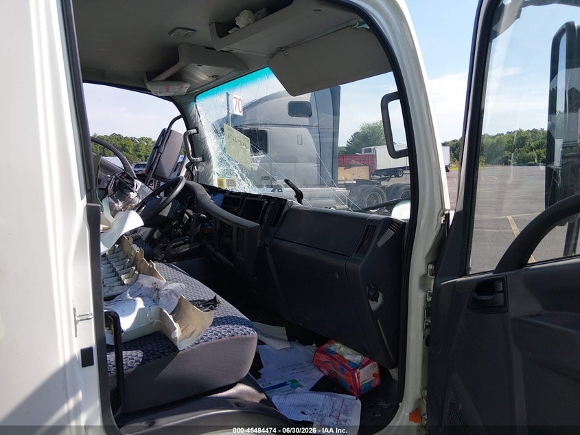 2023 Isuzu Npr VIN JALC4W162P7K01261 IAAI salvage auction — FRONT & REAR, Mv-907A (New York), sold $3,250 on 2026-07-22 (photo 7)