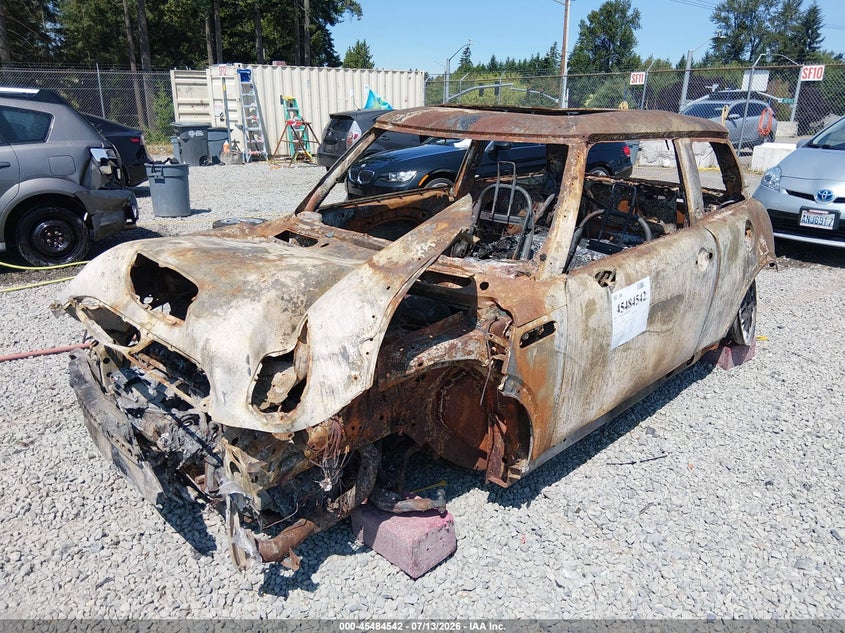 2005 Mini Cooper VIN WMWRE33435TD93152 IAAI salvage auction — TOTAL BURN, Bill Of Sale - Parts Only (Washington), sold $100 on 2026-08-19 (photo 2)