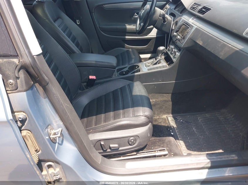 2013 Volkswagen Passat cc VIN WVWRP7AN6DE563956 IAAI salvage auction — REAR END, Clear (Massachusetts), sold $875 on 2026-07-09 (photo 5)