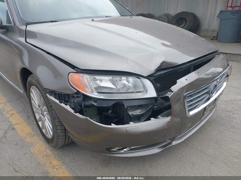 2012 Volvo S80 VIN YV1940AS0C1151277 IAAI salvage auction — FRONT END, Salvage (California), sold $950 on 2026-07-15 (photo 6)