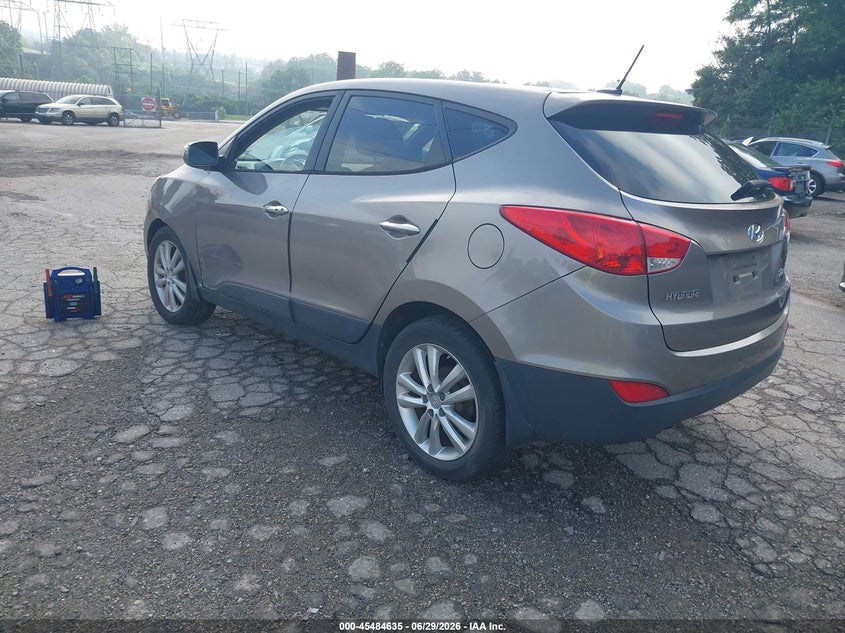 2013 Hyundai Tucson VIN KM8JU3AC8DU565870 IAAI salvage auction — NORMAL WEAR, Clear (Pennsylvania), sold $2,300 on 2026-07-17 (photo 3)