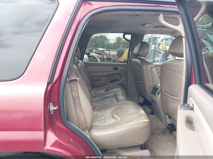 2005 Gmc Yukon VIN 1GKEK63U05J216549 IAAI salvage auction — NORMAL WEAR, Salvage Title - Dealer (California), sold $1,275 on 2026-07-09 (photo 8)