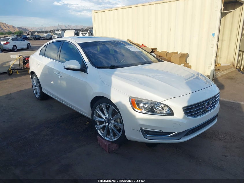 2017 Volvo VIN LYV402HK3HB155921 IAAI salvage auction — RIGHT FRONT, Salvage (Arizona), sold $2,400 on 2026-07-16 (photo 1)