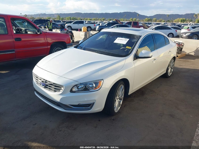 2017 Volvo VIN LYV402HK3HB155921 IAAI salvage auction — RIGHT FRONT, Salvage (Arizona), sold $2,400 on 2026-07-16 (photo 2)