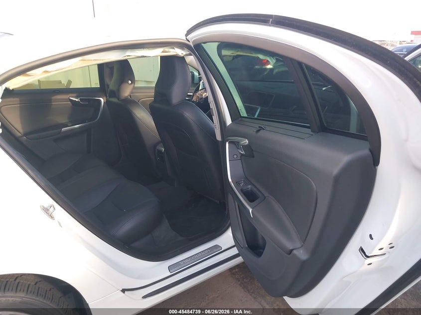 2017 Volvo VIN LYV402HK3HB155921 IAAI salvage auction — RIGHT FRONT, Salvage (Arizona), sold $2,400 on 2026-07-16 (photo 8)