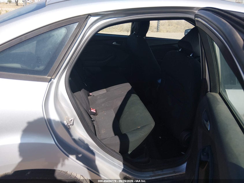 2015 Ford Focus VIN 1FADP3F25FL316563 IAAI salvage auction — NORMAL WEAR, Clear-Dealer Only (Arizona), sold $75 on 2026-07-09 (photo 8)