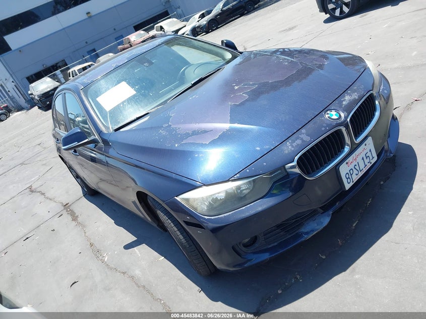 2014 BMW 3er VIN WBA3C1C59EK112743 IAAI salvage auction — REAR END, Salvage Title, sold $725 on 2026-07-22 (photo 1)