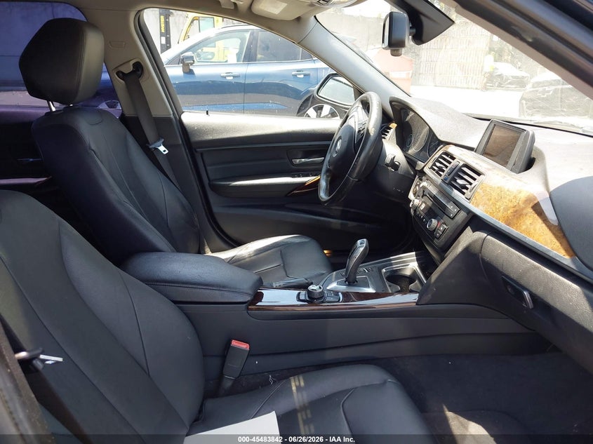 2014 BMW 3er VIN WBA3C1C59EK112743 IAAI salvage auction — REAR END, Salvage Title, sold $725 on 2026-07-22 (photo 5)