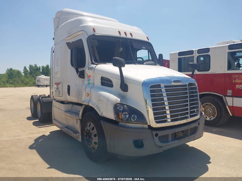 2016 Freightliner Cascadia 113 VIN 3AKJGHDV5GSHB1587 IAAI salvage auction — ROLLOVER, Salvage (Illinois), sold $6,975 on 2026-08-20 (photo 1)