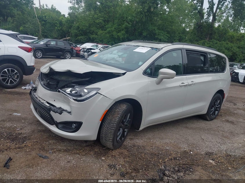 2020 Chrysler Pacifica VIN 2C4RC3BG1LR270892 IAAI salvage auction — FRONT END, Wait Title, sold $4,800 on 2026-10-10 (photo 2)