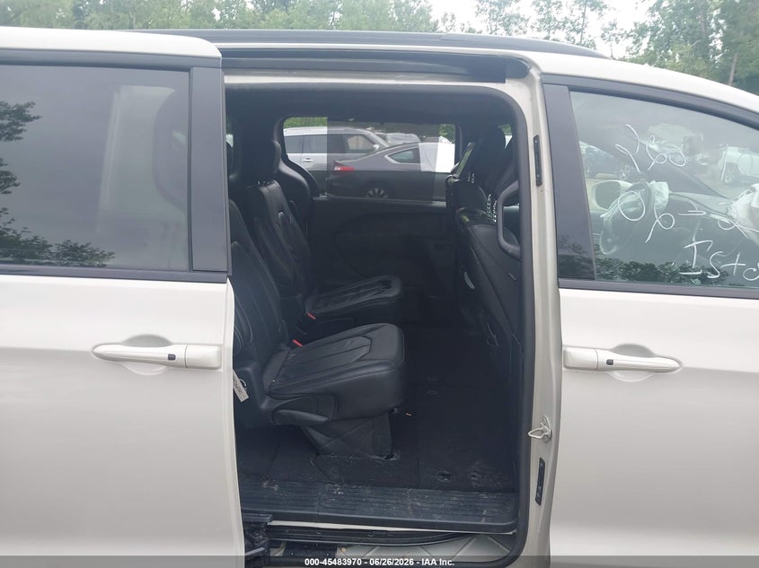2020 Chrysler Pacifica VIN 2C4RC3BG1LR270892 IAAI salvage auction — FRONT END, Wait Title, sold $4,800 on 2026-10-10 (photo 8)