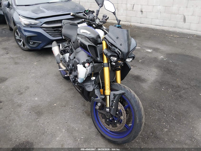 2025 Yamaha Mt VIN JYARN81Y8SA000462 IAAI salvage auction — RIGHT FRONT, Salvage (California), sold $2,550 on 2026-07-30 (photo 1)
