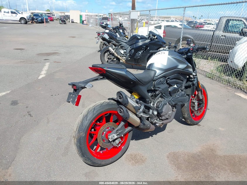 2022 Ducati Monster VIN ZDMMAMDT2NB006313 IAAI salvage auction — LEFT SIDE, Salvage (Hawaii), sold $3,200 on 2026-09-02 (photo 4)