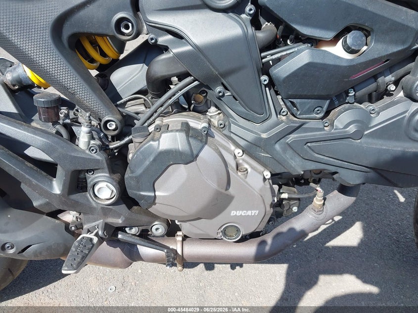 2022 Ducati Monster VIN ZDMMAMDT2NB006313 IAAI salvage auction — LEFT SIDE, Salvage (Hawaii), sold $3,200 on 2026-09-02 (photo 8)