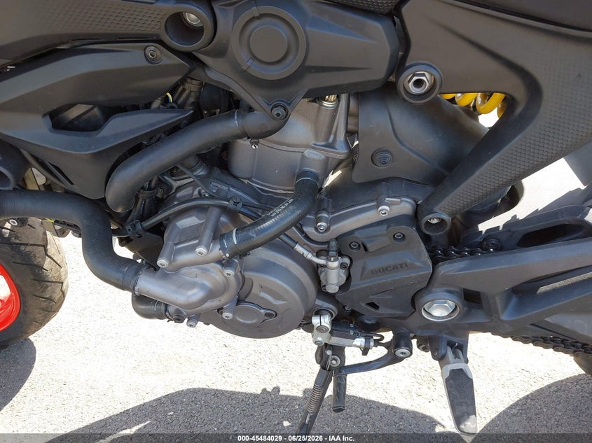 2022 Ducati Monster VIN ZDMMAMDT2NB006313 IAAI salvage auction — LEFT SIDE, Salvage (Hawaii), sold $3,200 on 2026-09-02 (photo 9)