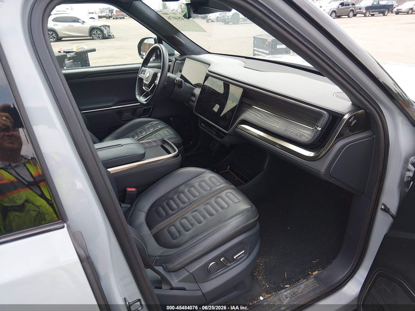 2022 Rivian R1t VIN 7FCTGAAA5NN009948 IAAI salvage auction — LEFT FRONT, Salvage Title, sold $19,250 on 2026-09-17 (photo 5)